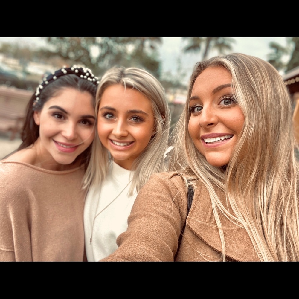 Meet your Posher, Hallie